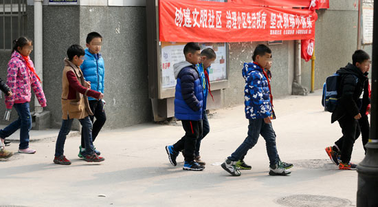 初中走读生为何中午不回家.jpg